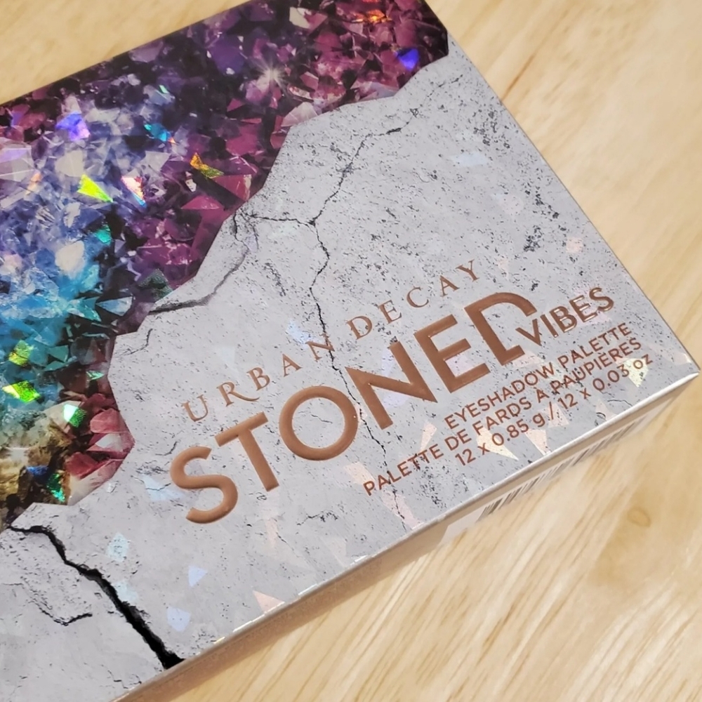 Urban Decay Stoned Vibes Eyeshadow Vibes, 12 Eyeshadows - Picture 2 of 4